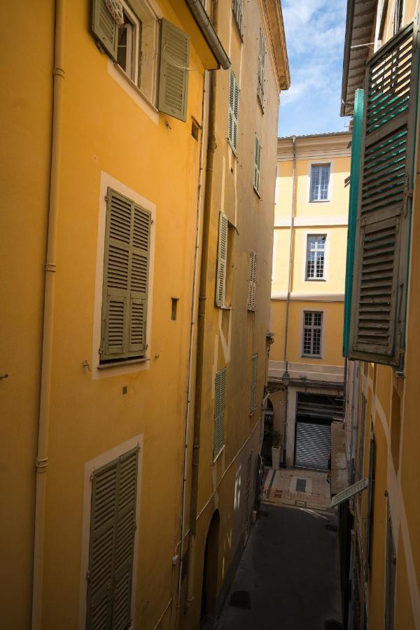 Old Town Luxury 3 Beds Apartment Nice
